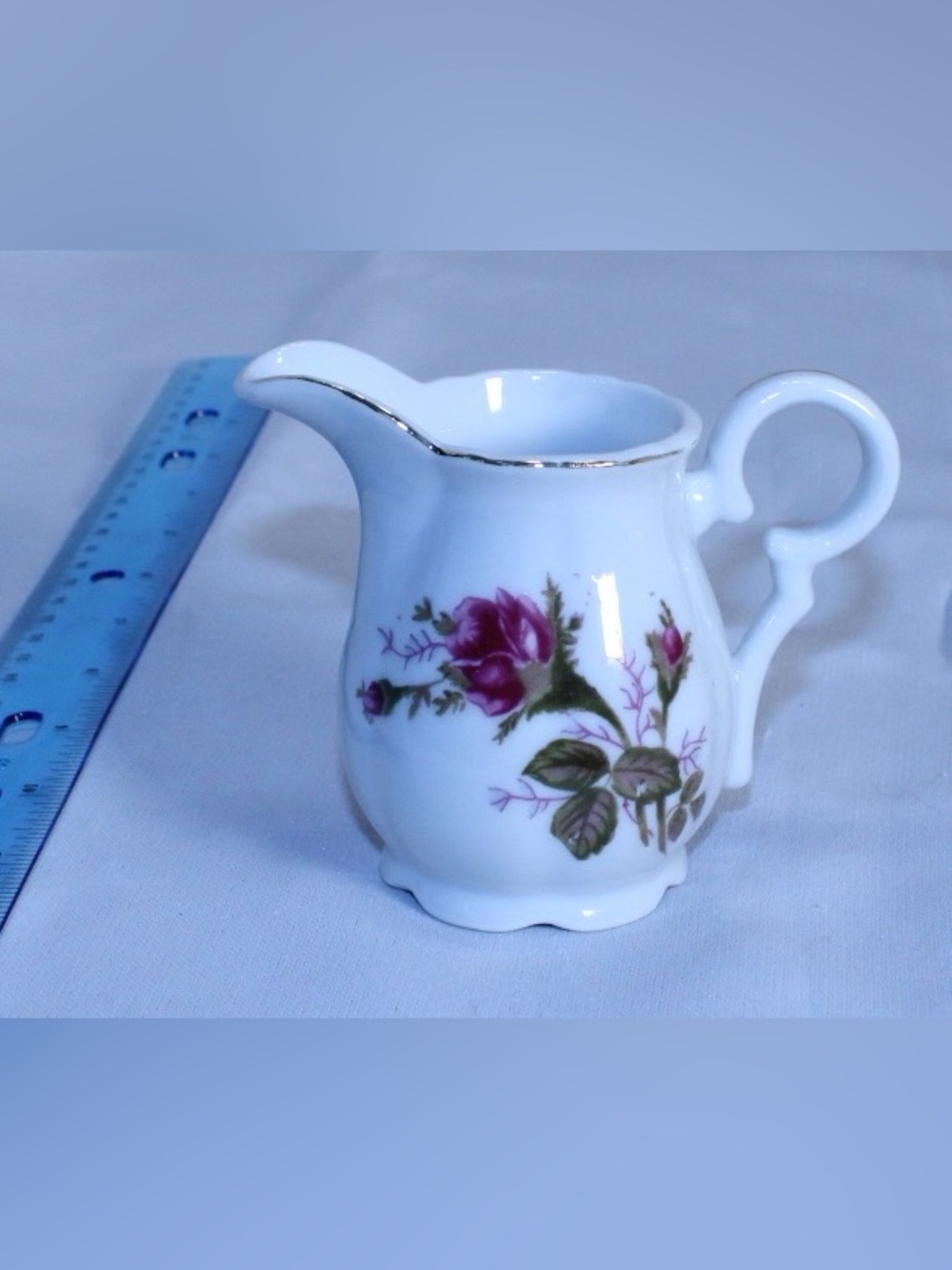 White Porcelain Creamer and Lidded Sugar Bowl Set
